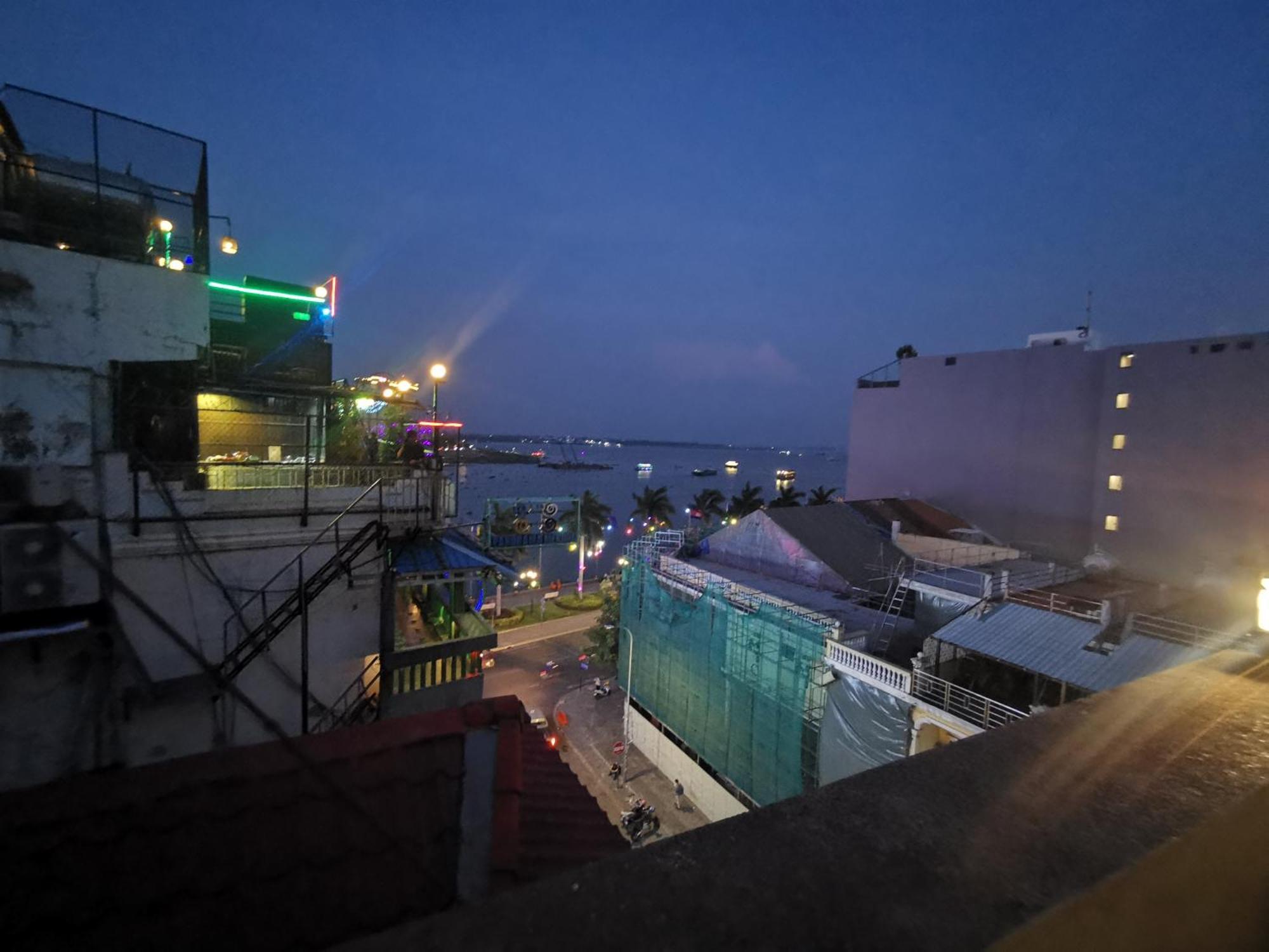Sovanphum Riverside Phnom Penh Habitación foto